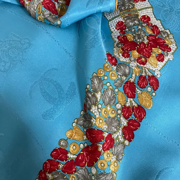 Auth Cartier Silk Scarf. - Picture 13 of 16